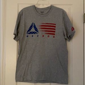 Men’s patriotic Reebok t-shirt.